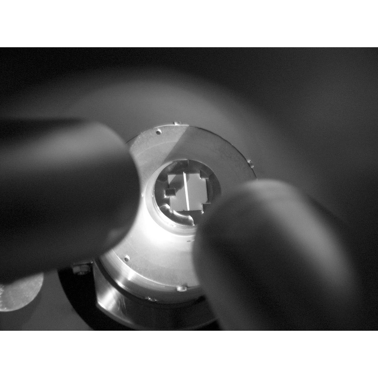 N1974_1 PLANOTEC X-Ray-Beam Finder - Siliziumchip mit P47 Pulver beschichtet