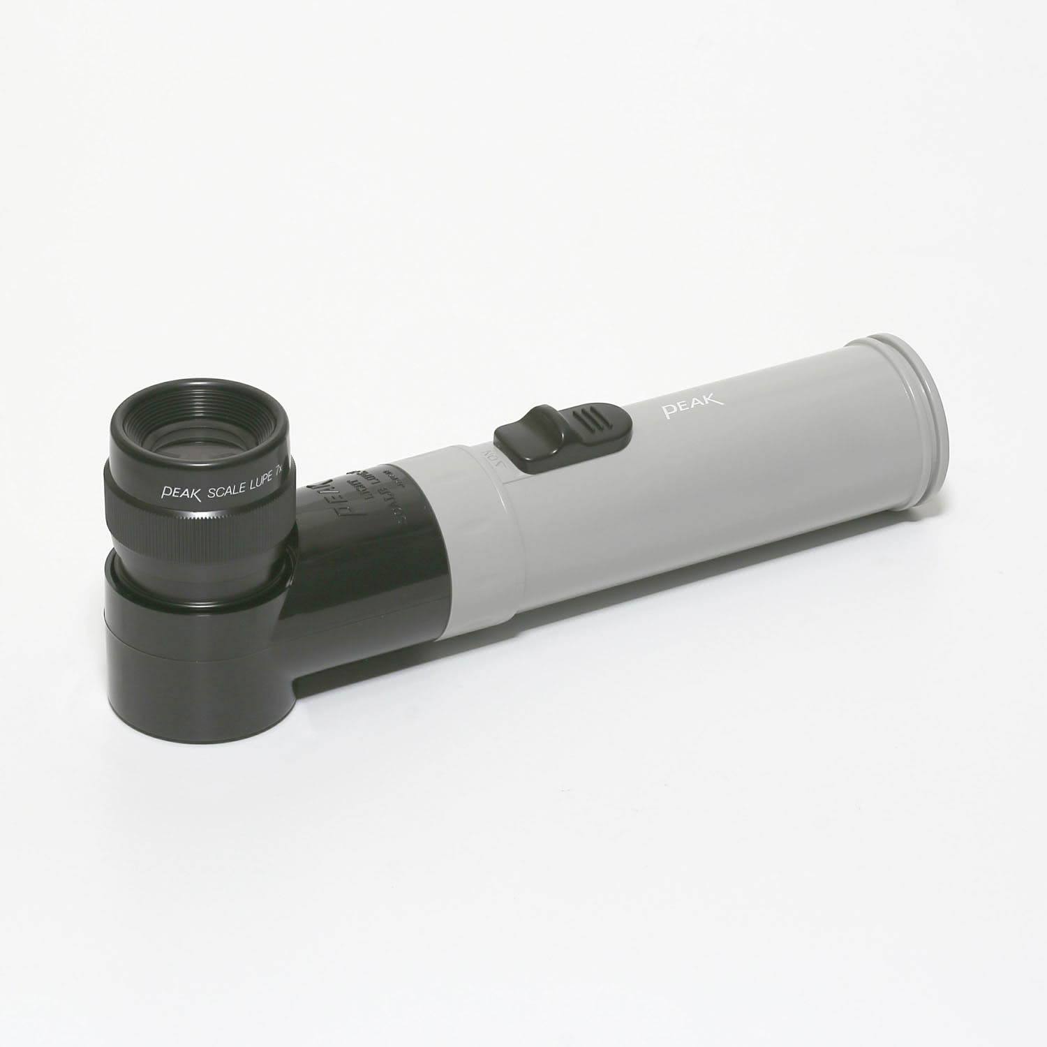 O6040_1 Beleuchtete Lupe in unterschiedlichen Vergrößerungen